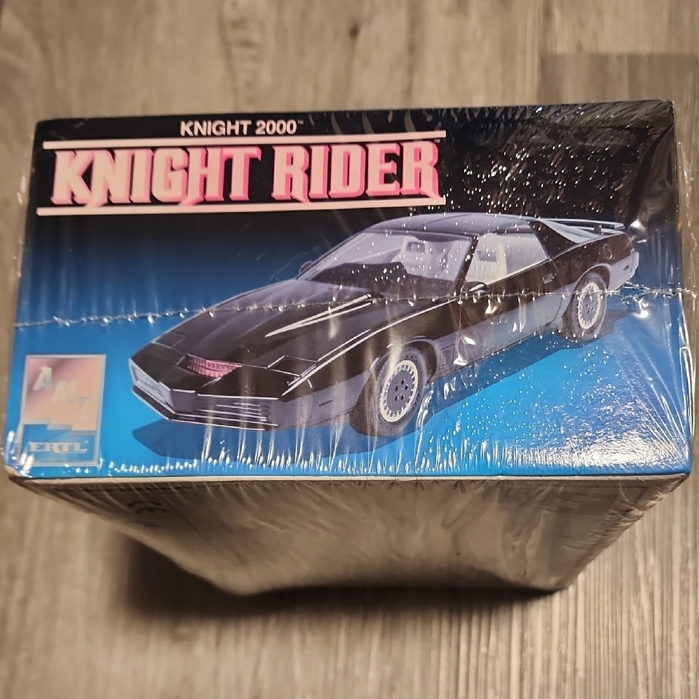 MT Knight Rider 2000 Model Kit - Black - Picture 5 of 5